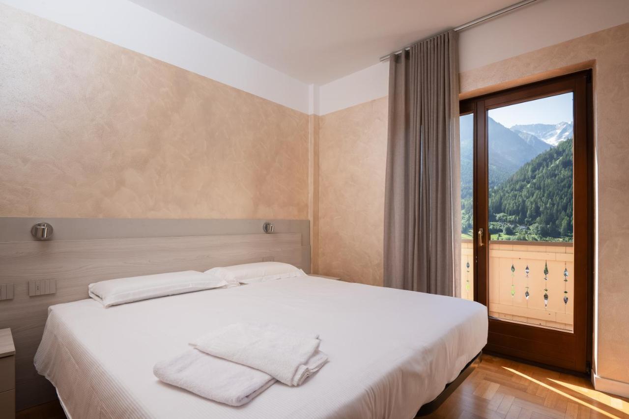 Hotel Vezza Alpine Lodge & Spa Vezza dʼOglio Esterno foto